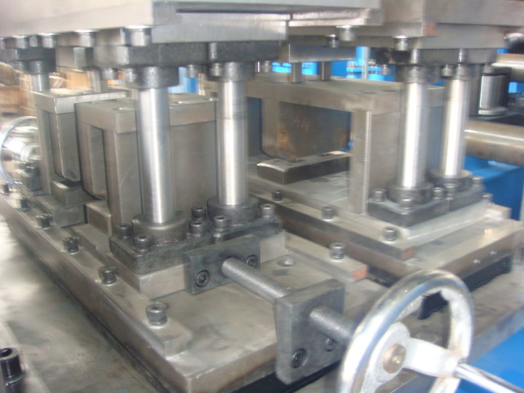 Automatic CZ Purlins Roll Forming Machine/Metal Purlin Roll Former/Purlin Roof Forming Machinery