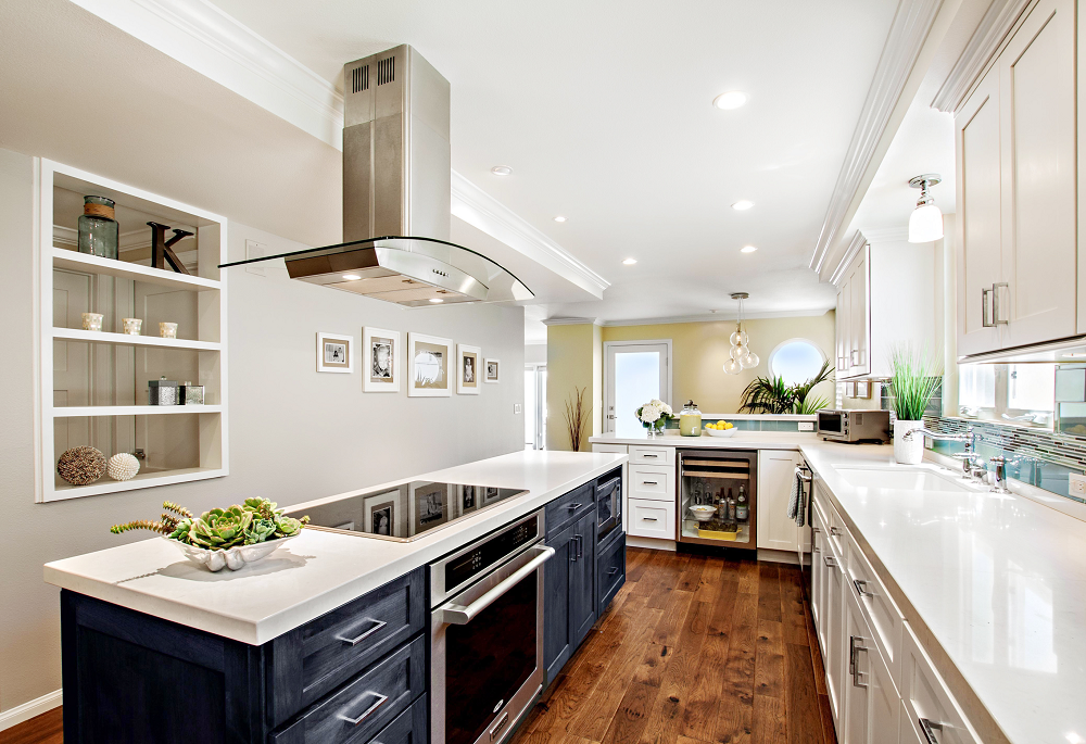 2024 Complete Solid Wood Luxury Kitchen Cabinet in Modern Style with Customized Color