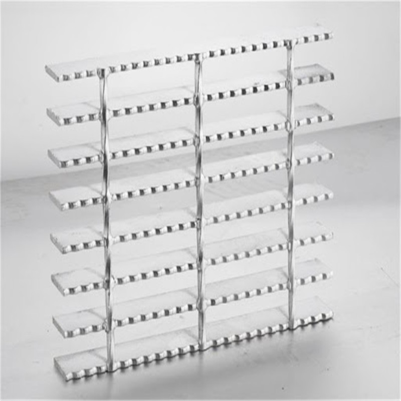Hot dip galvanized industrial insert steel grating for construct