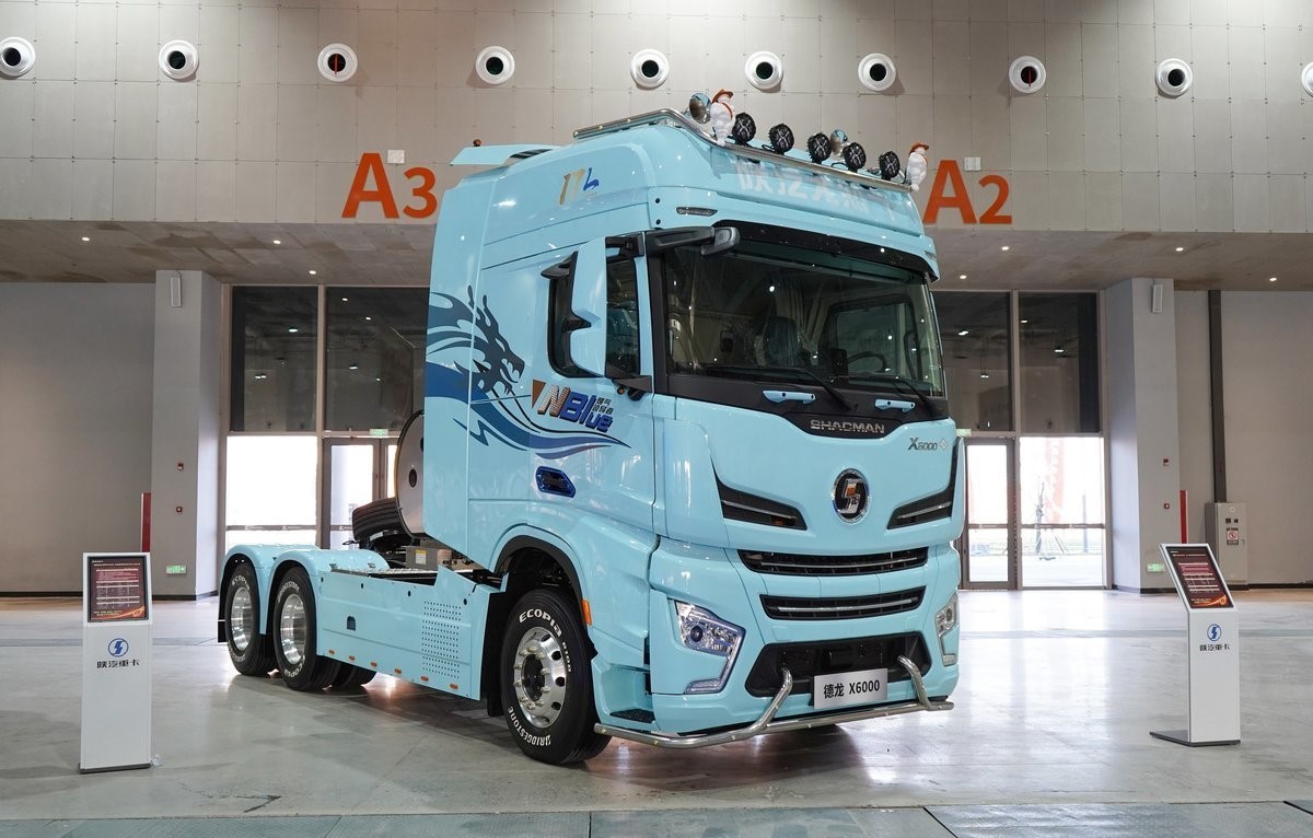 7.5T Front Axle Stainless Steel Shacman Tractor Truck Electrical with 10 Forward Shift Number