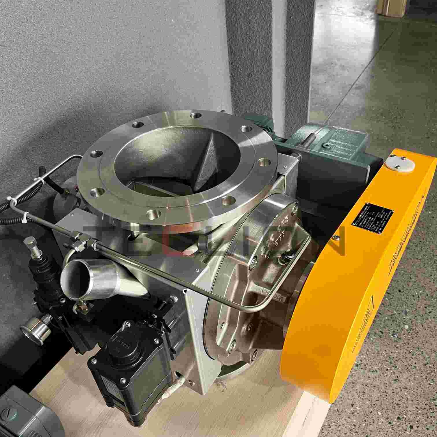 High temperature particle rotary valve suitable for explosion-proof areas