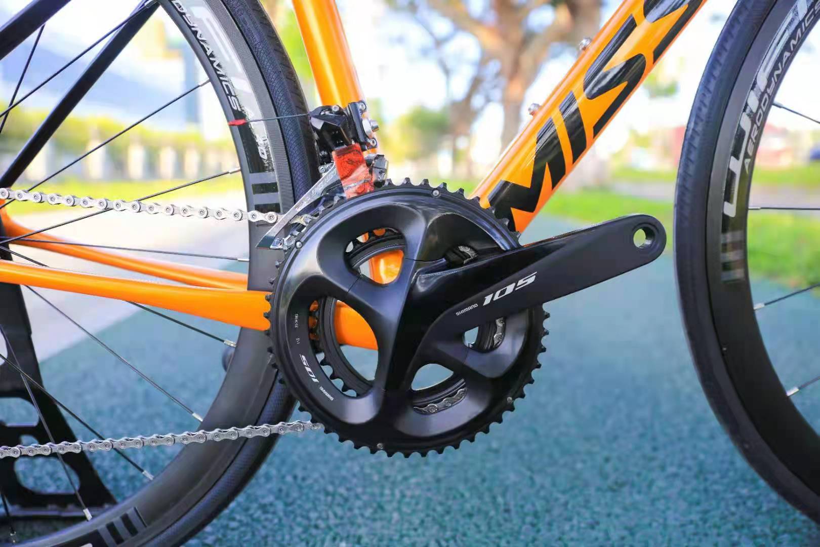 Carbon Fibre Fork Material and Aluminum Alloy Rim Material 700c Road Bike Racing Bicycle