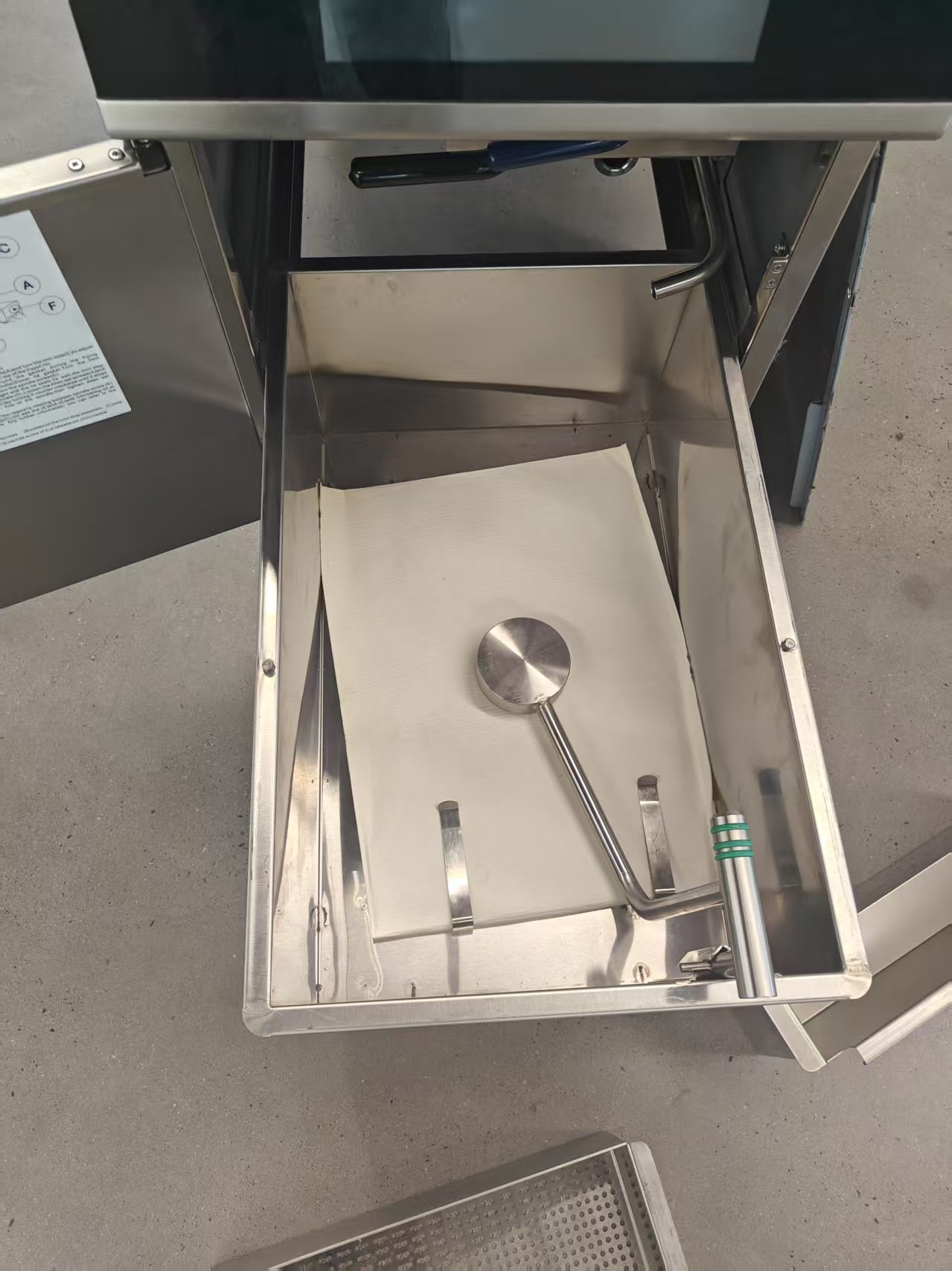 Smart Touch Panel Electric Vertical Chicken Broaster Pressure Fryer With Filtration