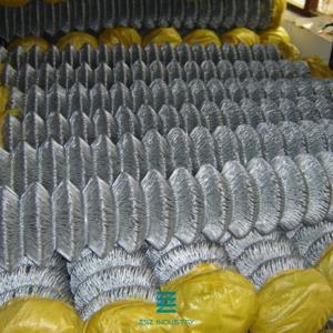  Width 15mm Wire Mesh Fence Rolls Excellent Galvanized Chain Link Fence Silver Color Manufactures