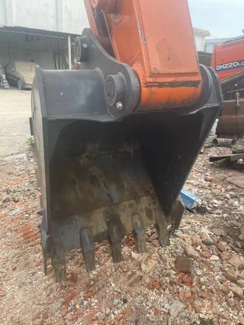 Used digger Hitachi 200 digger used machinery 20 tons used digger second hand hitachi excav