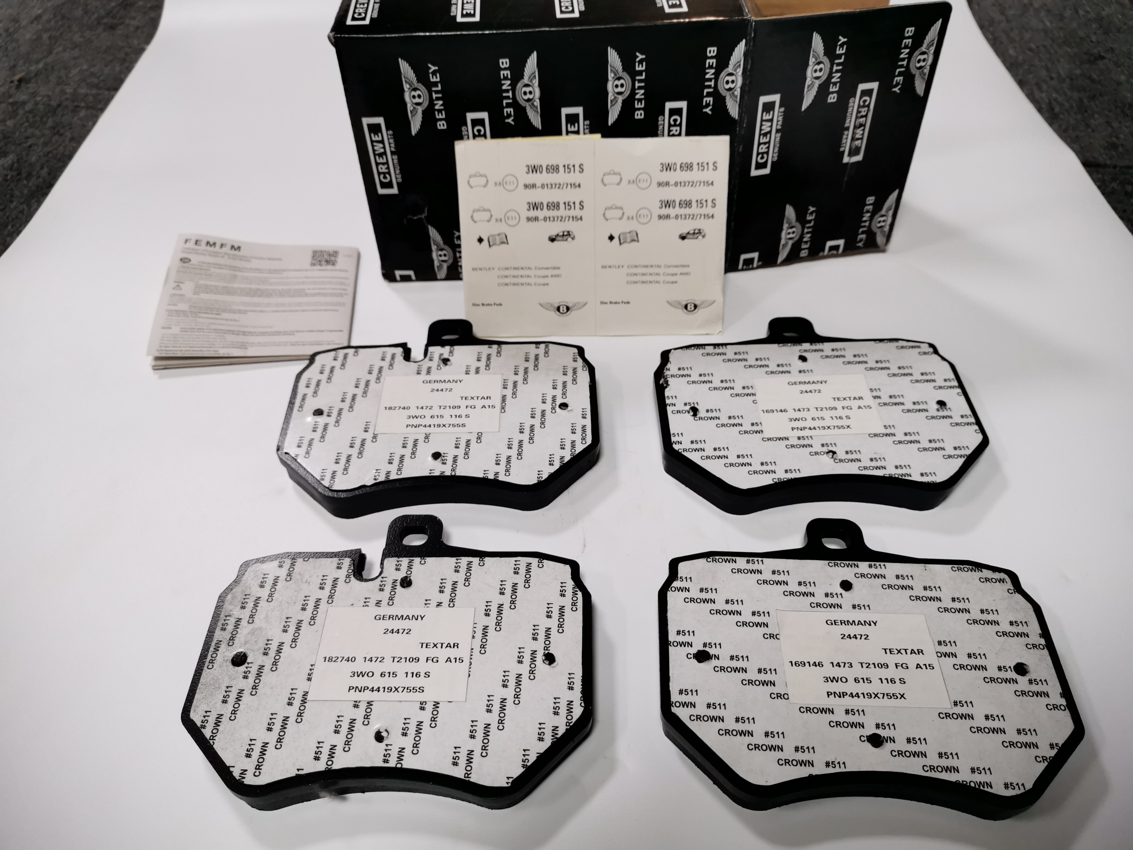 OEM 4M0698151AK Bentley Brake Pad Set Semi Metal Or Ceramics