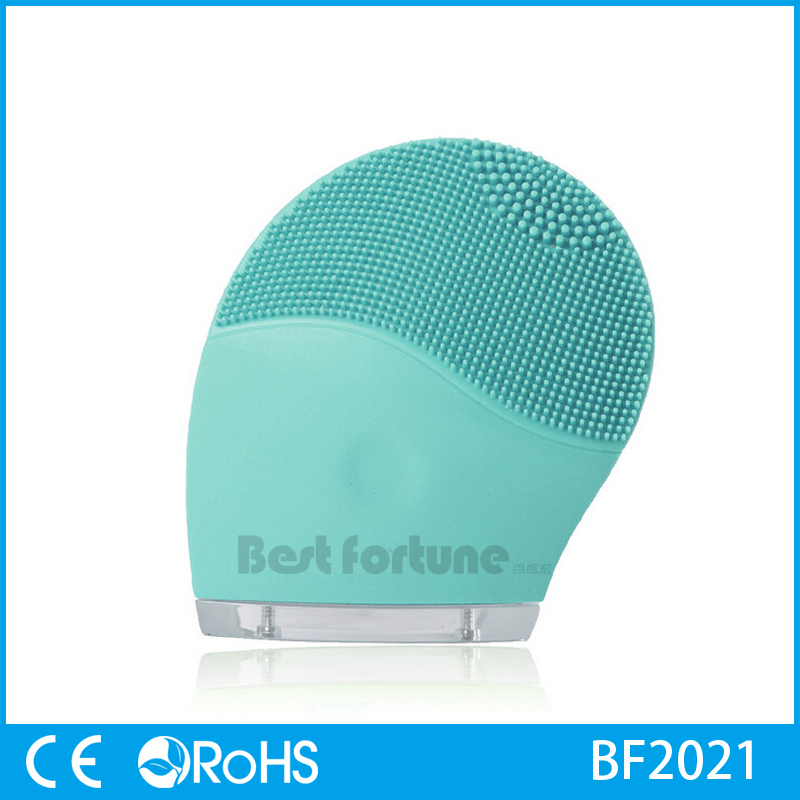 Multi Function Rechargeable Facial Cleansing Brush ROHS Certificated