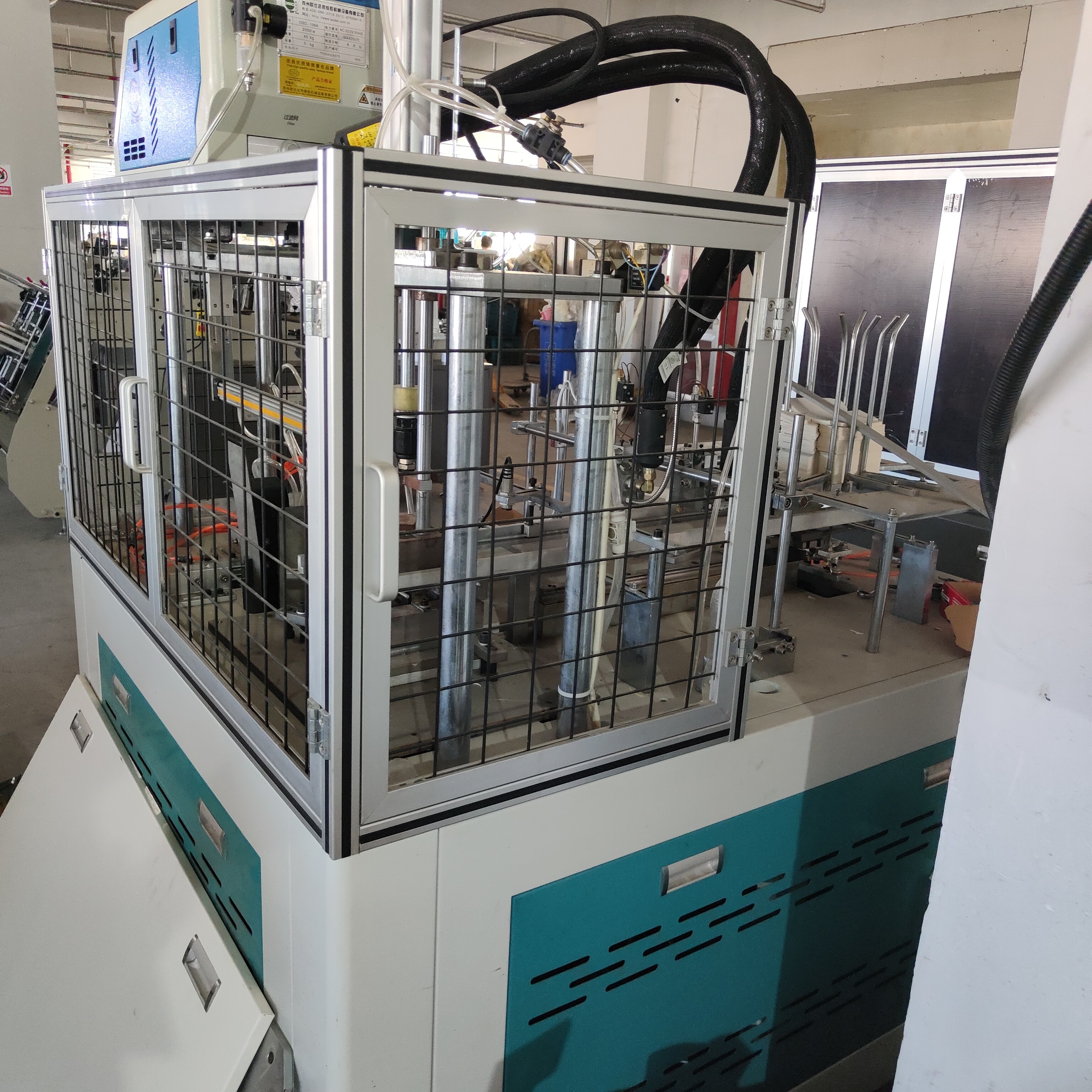 Non standard carton machine # decorative works # food carton # disposable lunch box # Hot-melt adhesive process