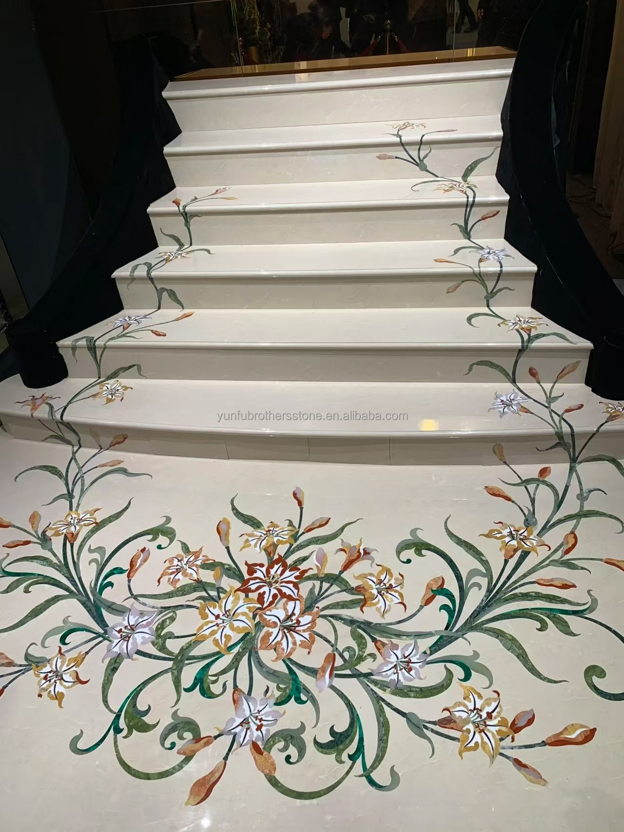 Modern Anti-Slip Beige Marble Waterjet Steps and Treads for Villas Spiral Staircase