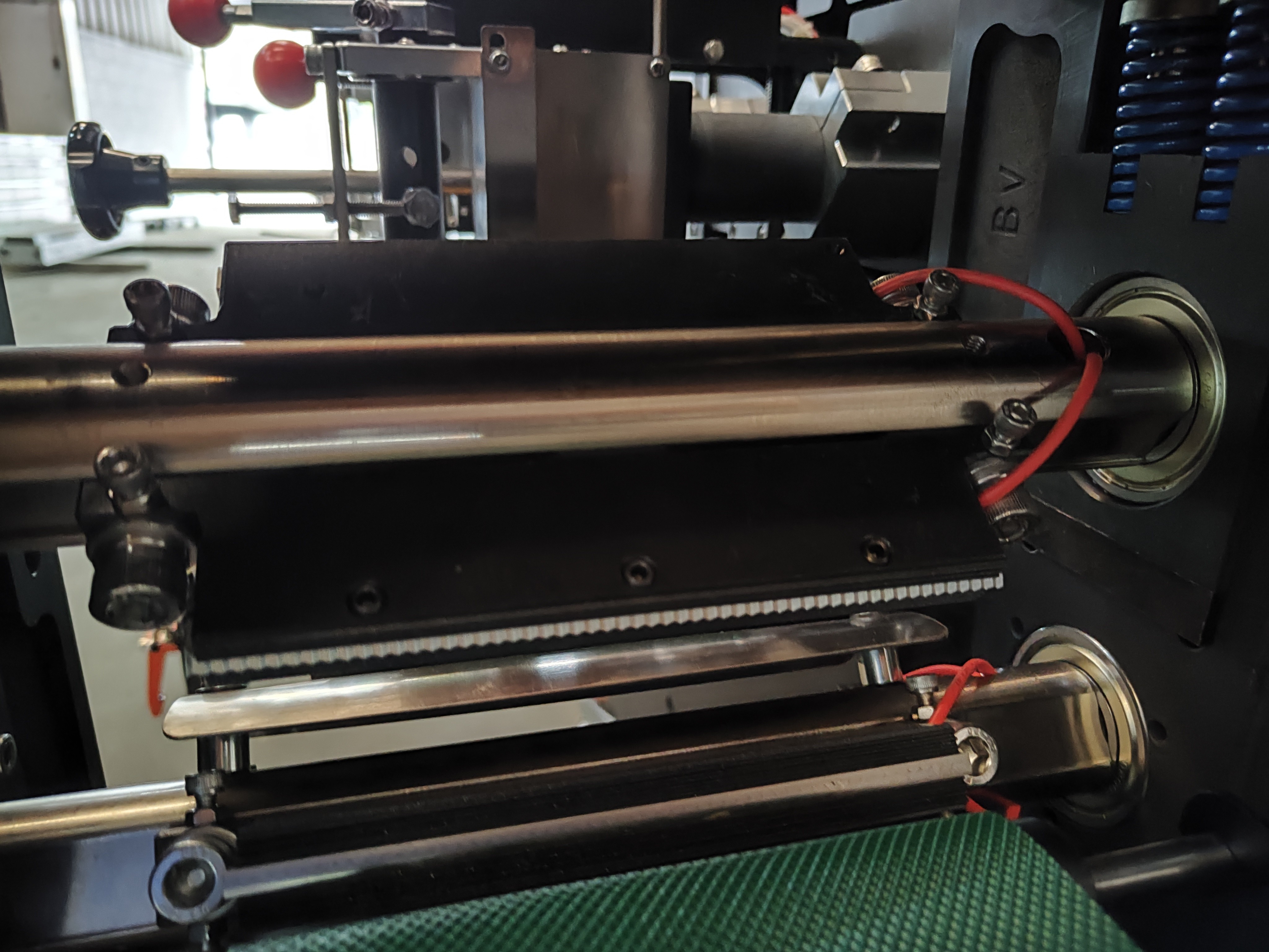 550kg Pillow Packing Machine 0.6 - 0.8Mpa Air Pressure For Bag Forming Requirements