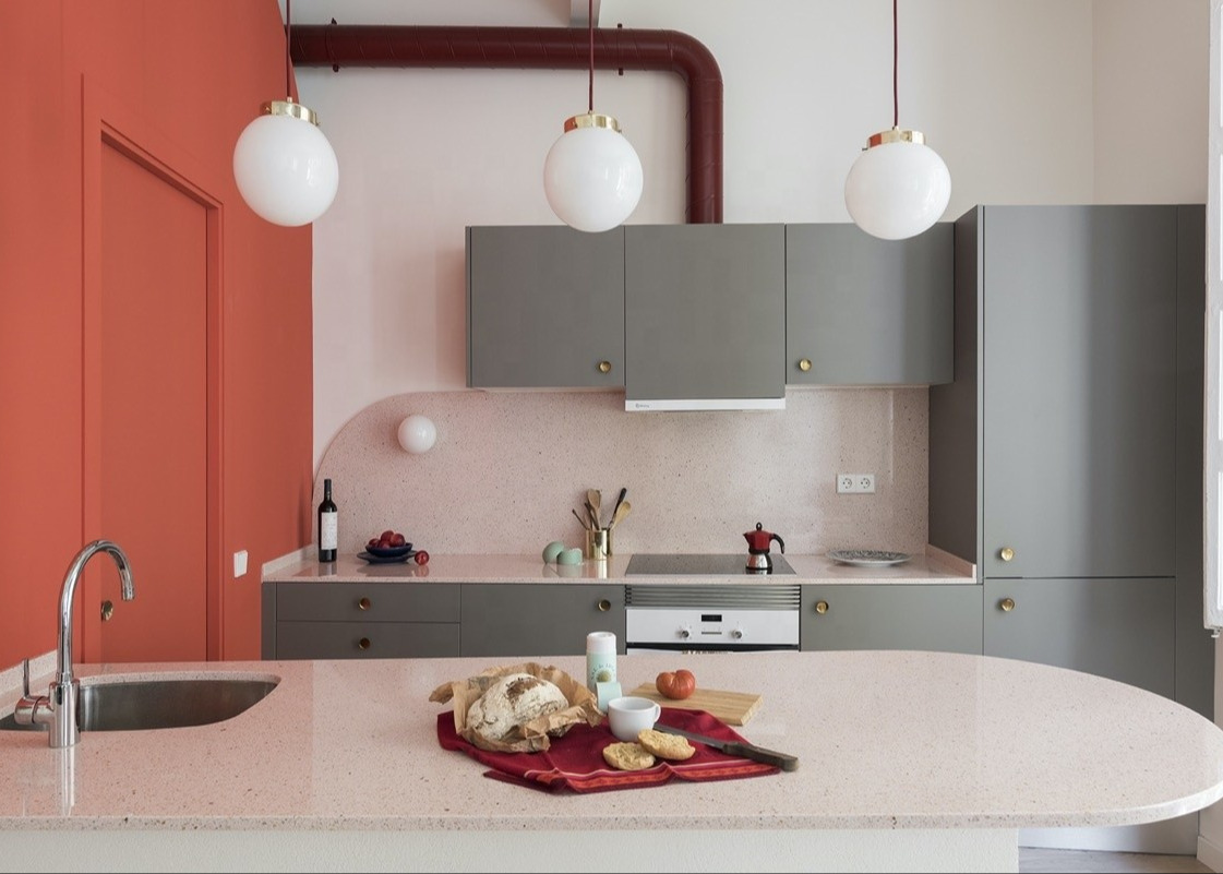 Wood kitchen cabinets set from Guangdong supplier modern cuisine complete design with quartz stone top and drawers