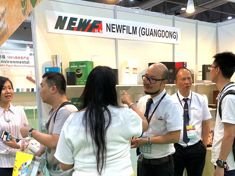 Eco Friendly Pre-Coated Varnish Layer Film State For Boxes Outer Protection