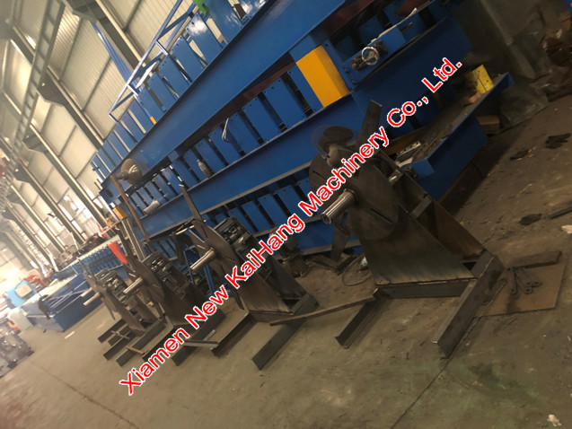 12-15m/min Auxiliary Equipment Uncoiler Rack For Top Hat / Batten 12 months Warranty