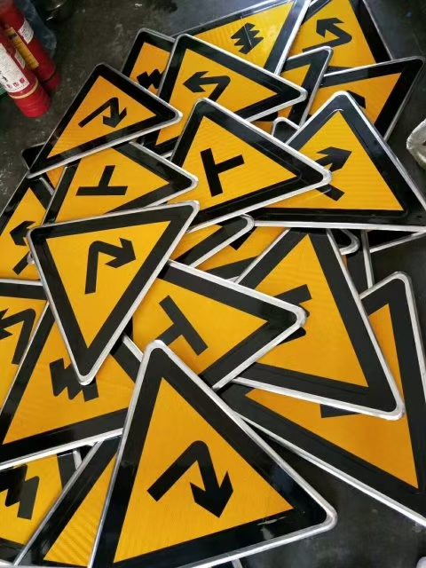 Yellow Display Customized Aluminum Reflective Vinyl Spring Up Road Safety Traffic Sign