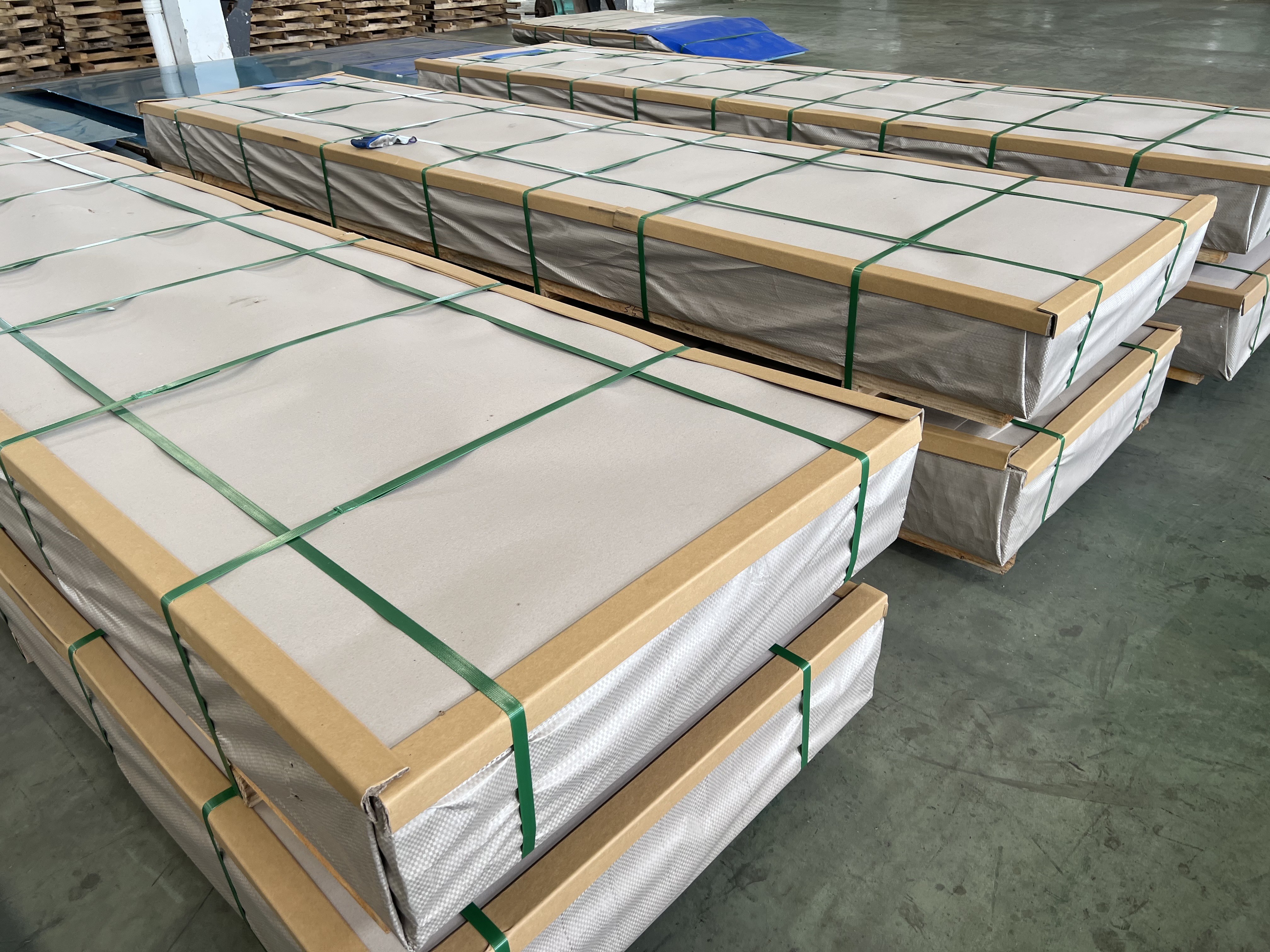 A3003,A3004,A3105 H12,H14,H34,H32,H36,H111,H112 Aluminum Alloy Sheets Width 1250mm Embossed Surface