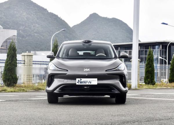 Luxury China 5 Door 5 Seaters IM Electric Car IM LS6 SUV New Energy Pure