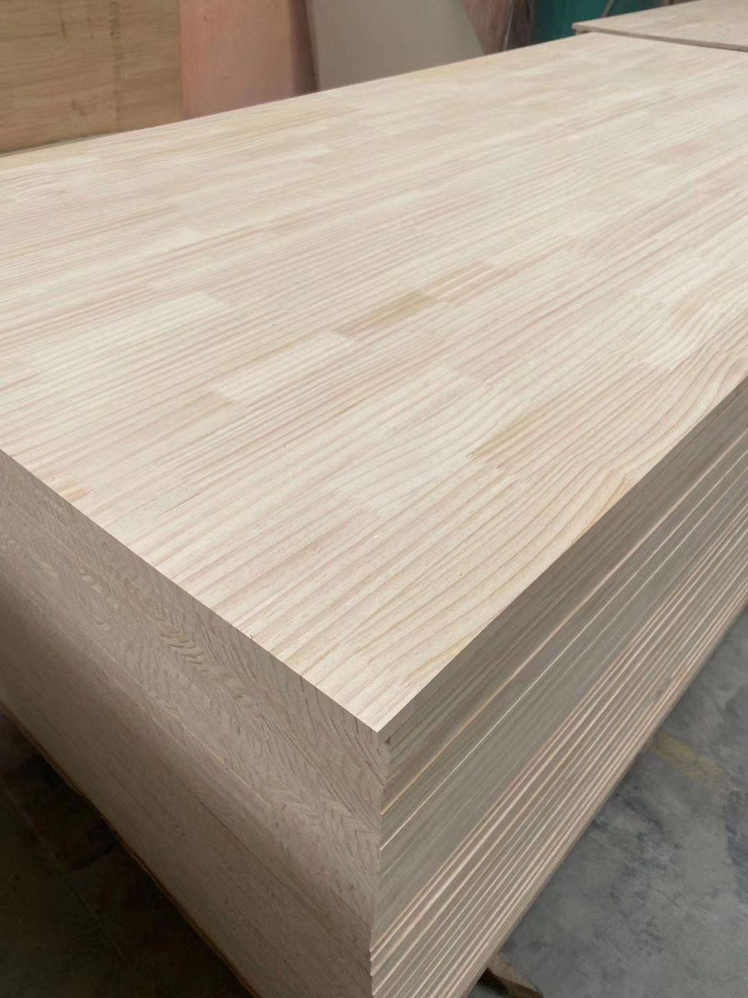 Smooth and Clean Radiata Pine Wood Finger Joint Board for Project Solution Capability