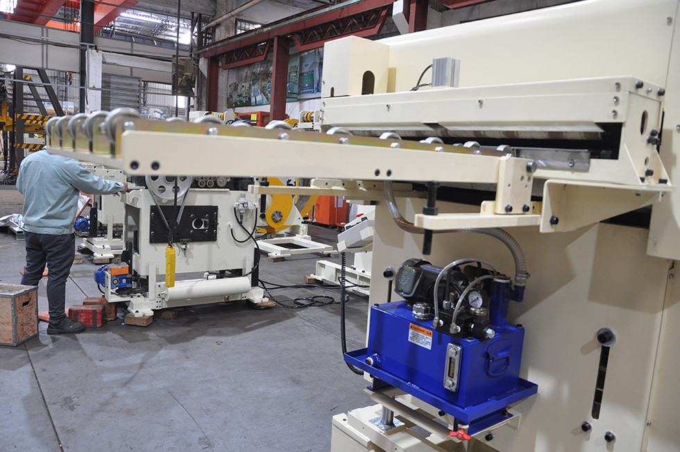 High Precision Automatic Feeding Line 3 in 1 Decoiler Leveler Feeder Machine