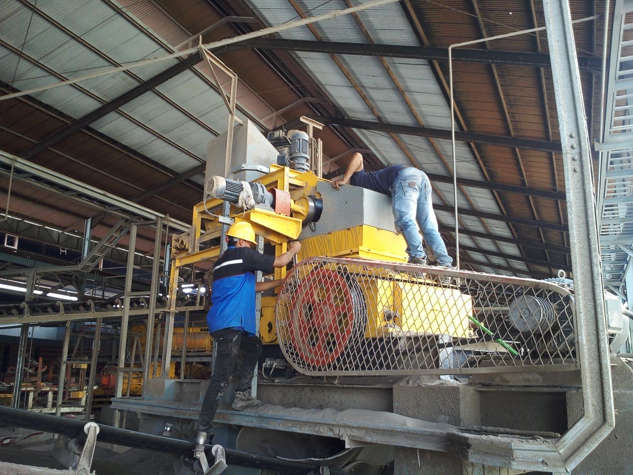 GS800 2mm Brick Crusher Clay Brick Making Machines With Two Motors