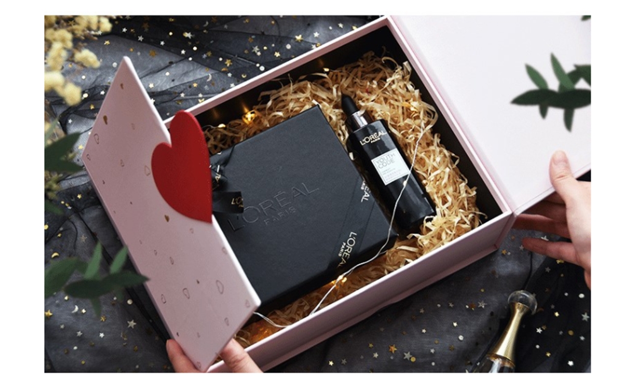 Gift Packaging Square Pink Heart Decoration Double Doors Cosmetic Box with Ribbon Closure