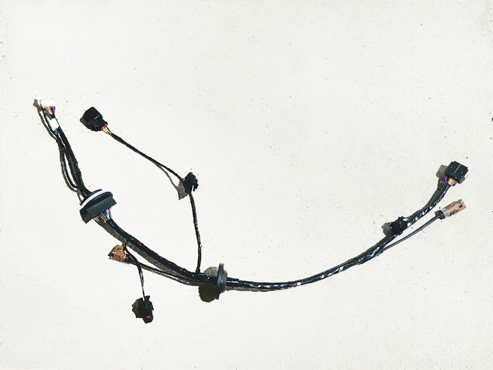IP68 Waterproof Automotive Lighting Wiring Harness with Customizable Design