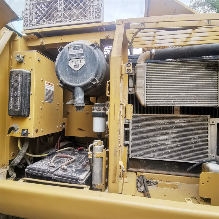 Shanghai Trade Used Caterpillar Excavator 320c with Original Hydraulic Cylinder