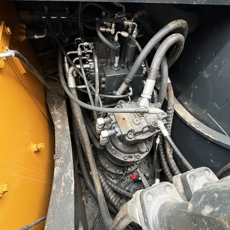 Hyundai 215 Used Crawler Excavator 0.9m3 Bucket Capacity 110KW Rated Power