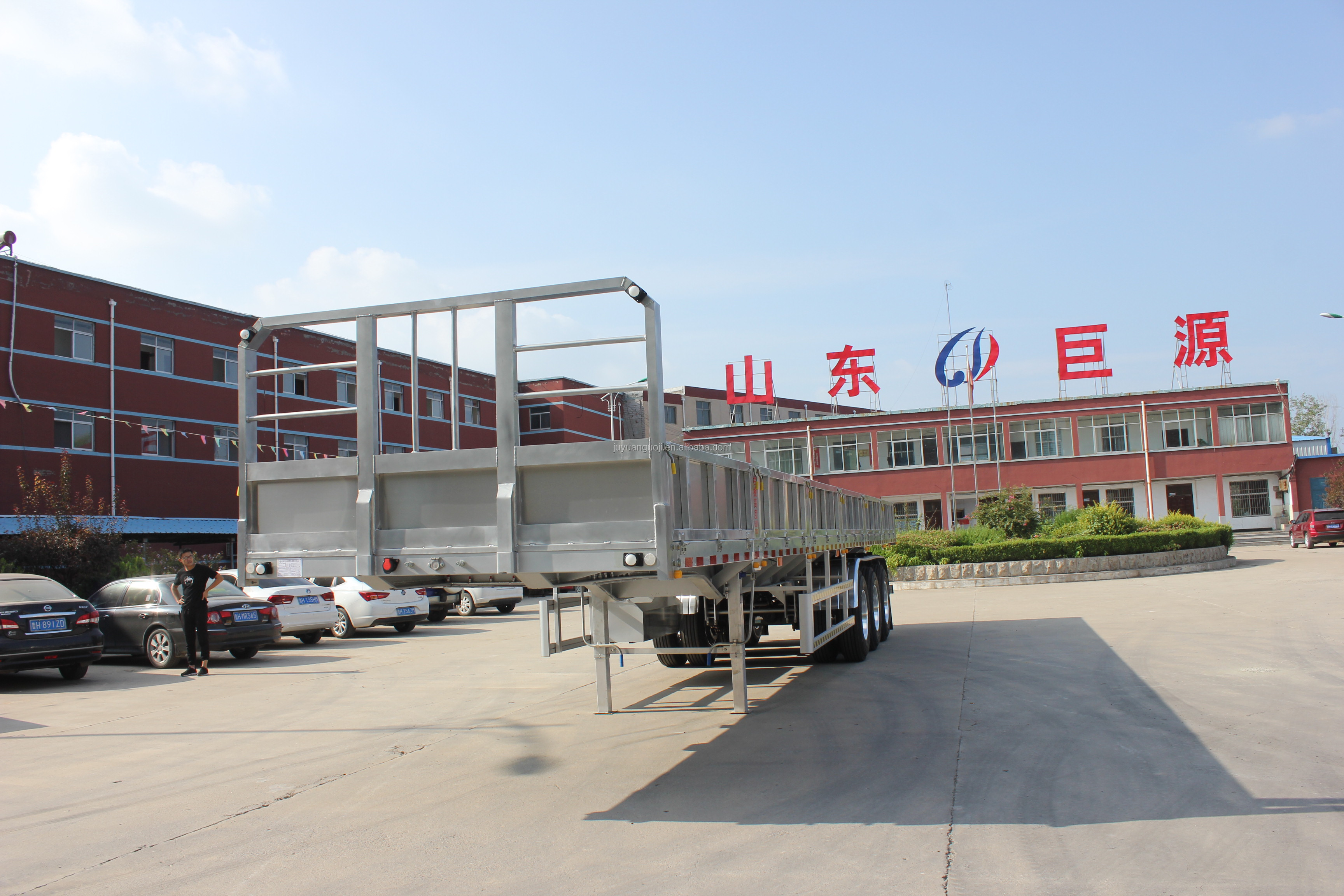3 Axles 40t Bulk Cargo Semi Trailer with Side Wall As Per Client's Specifications