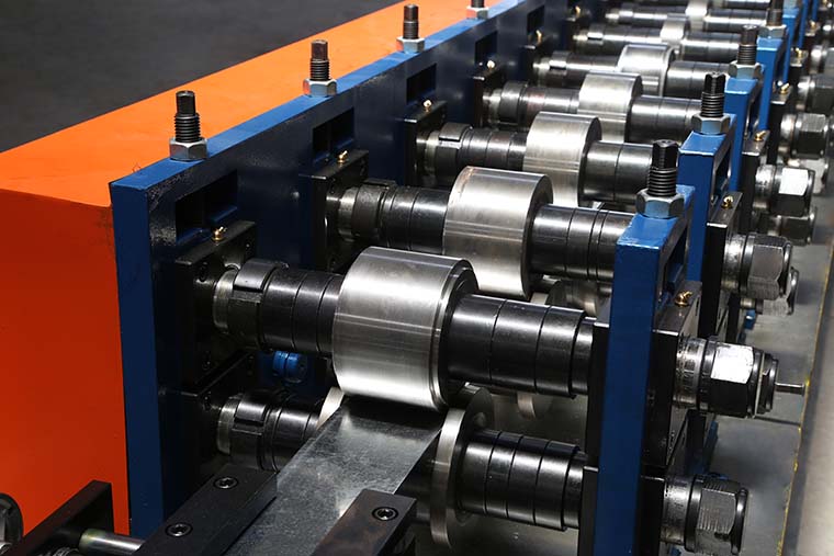 Easy Operate Metal Stud And Track Roll Forming Machine For Multi Profiles 30-40m/Min