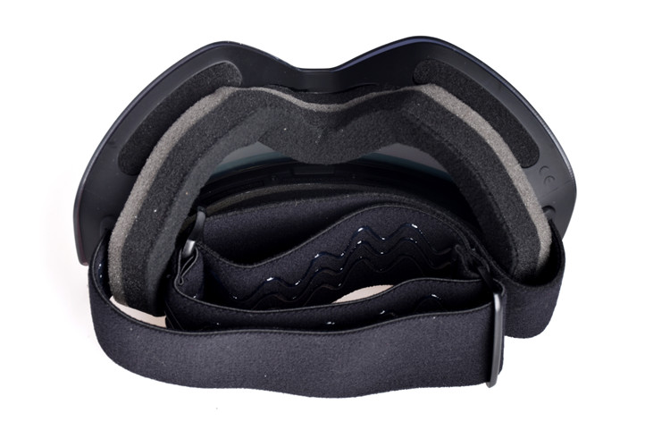 Fog Free Photochromic Ski Goggles 100% UV400 Protection Long Elastic Strap