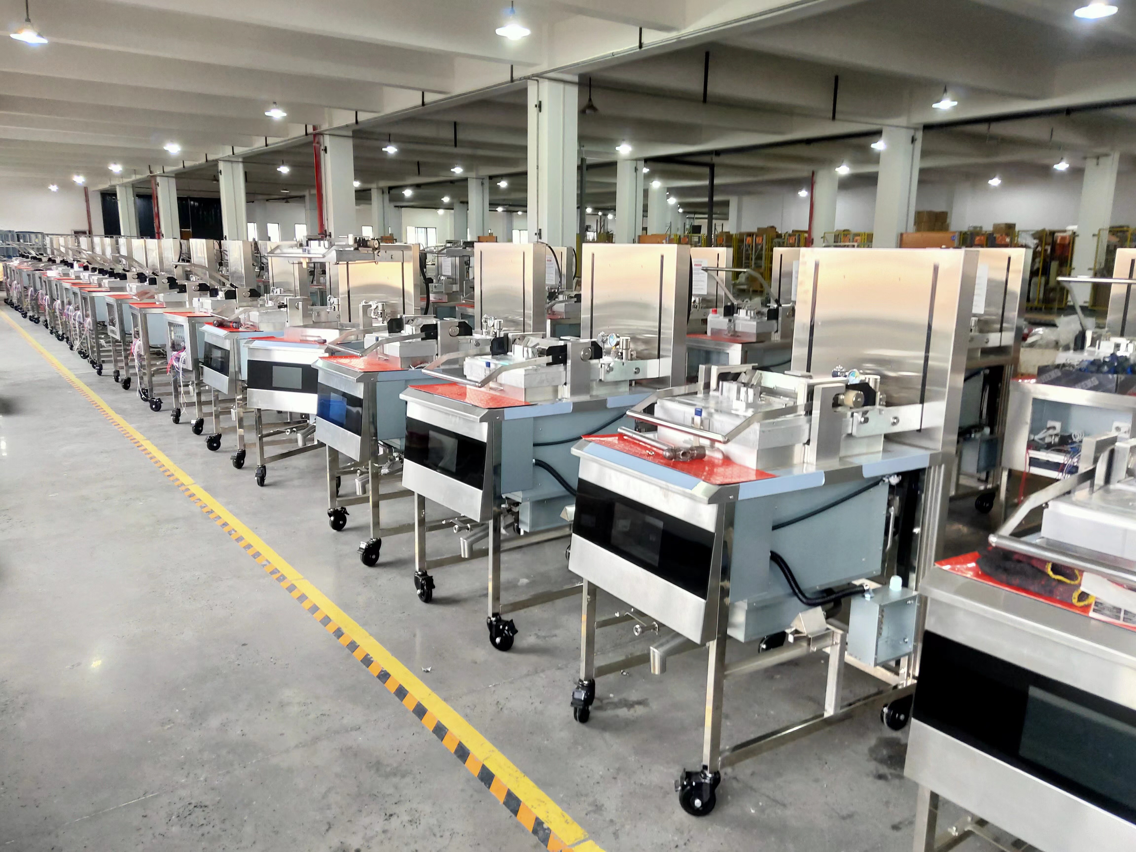 High Productivity Smart Touch Panel PFE-2000 With 55L Capacity And 17KW Power Electric Pressure Fryer