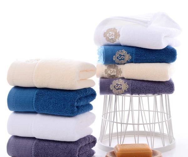 Striped Jacquard Luxury Towels Made of 100% Cotton for Soft and Absorbent