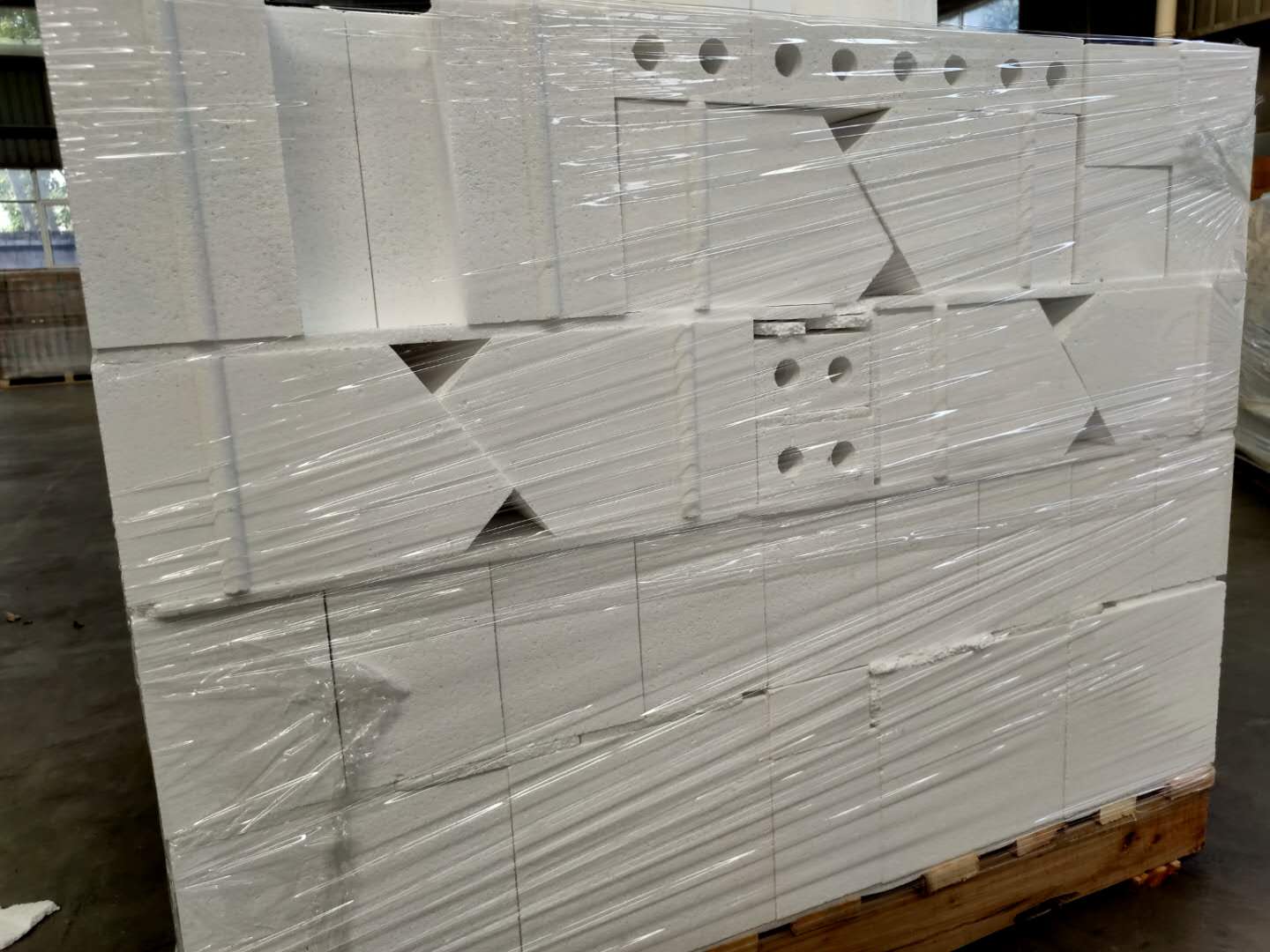 80-90% Al2O3 Content Thermal Shock Resistant Corundum Mullite Bricks for Industry Kilns
