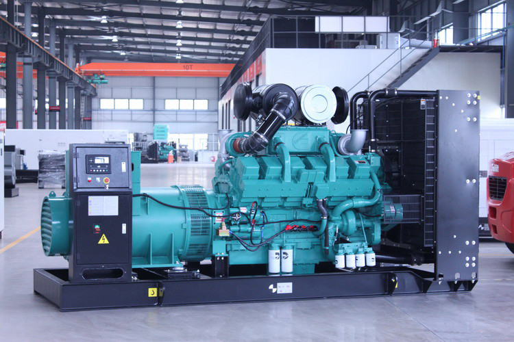 Heavy Duty 380 KVA Super Silent Cummins Diesel Generator Set 300KW NTAA855-G7