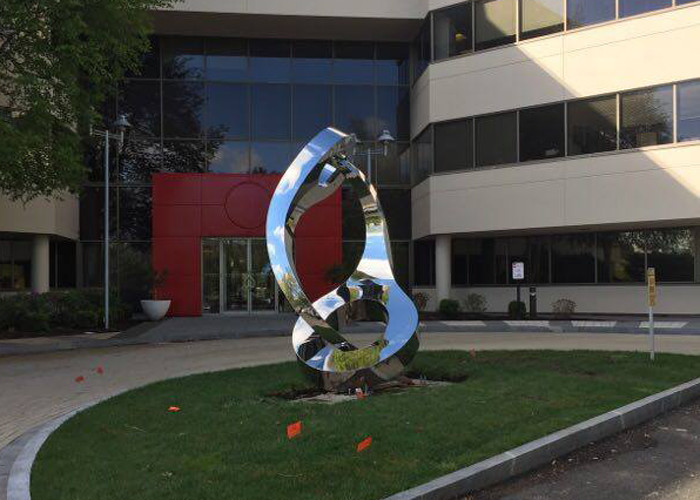 Metal Fabrication Fine Stainless Steel Sculpture Tornado Shaped Design