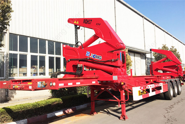 20 Feet Side Lifting Container Trailer Truck , XCMG 37 Ton Crane With Slide
