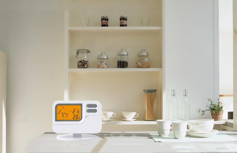 Wired 7 Day Programmable Thermostat Energy - Efficient Heating / Cooling