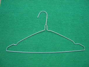 China 16 icnehes metal wire hanger for sale