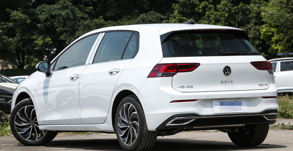 Volkswagen Golf 2023 Gasoline Car White Black Gasoline 110kW 7DCT
