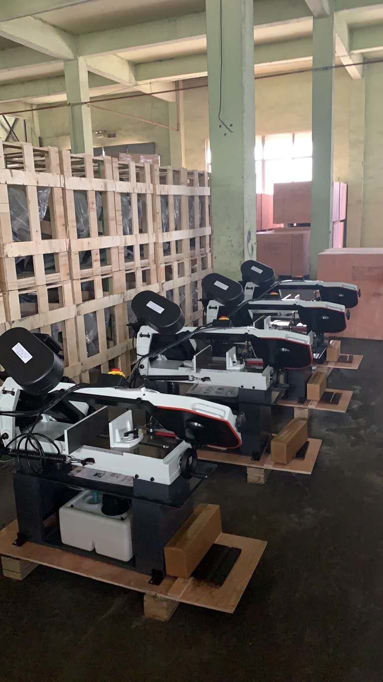 Single Column Cutting Cnc Metal Bandsaw Machine Portable