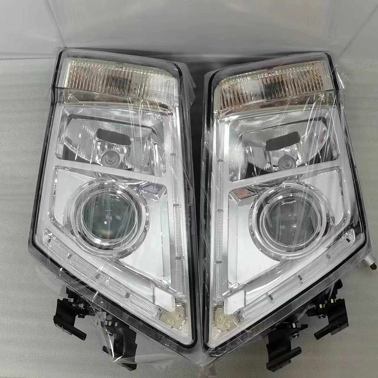 Diesel Fuel Engine Led Headlight for Jh6-799 Heavy Duty Truck Az9925720061 Az9925720062