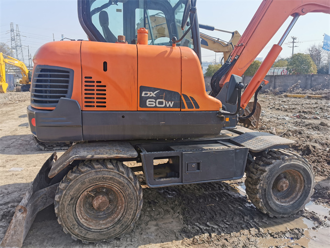 Used Doosan DH60-7 Excavator Crawler DH60 60W With 0.21m3 Bucket Capacity