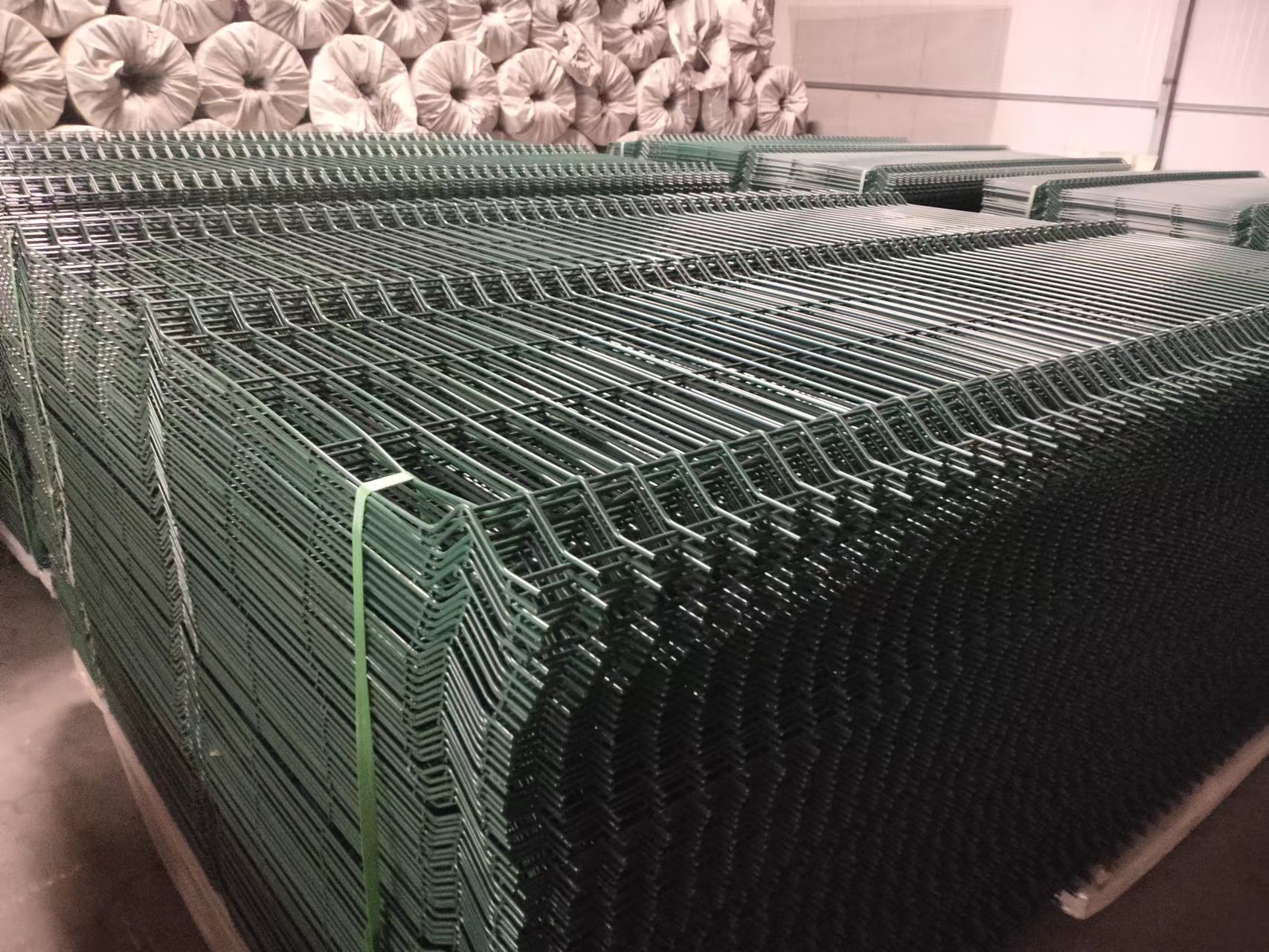 curved mesh fence panel