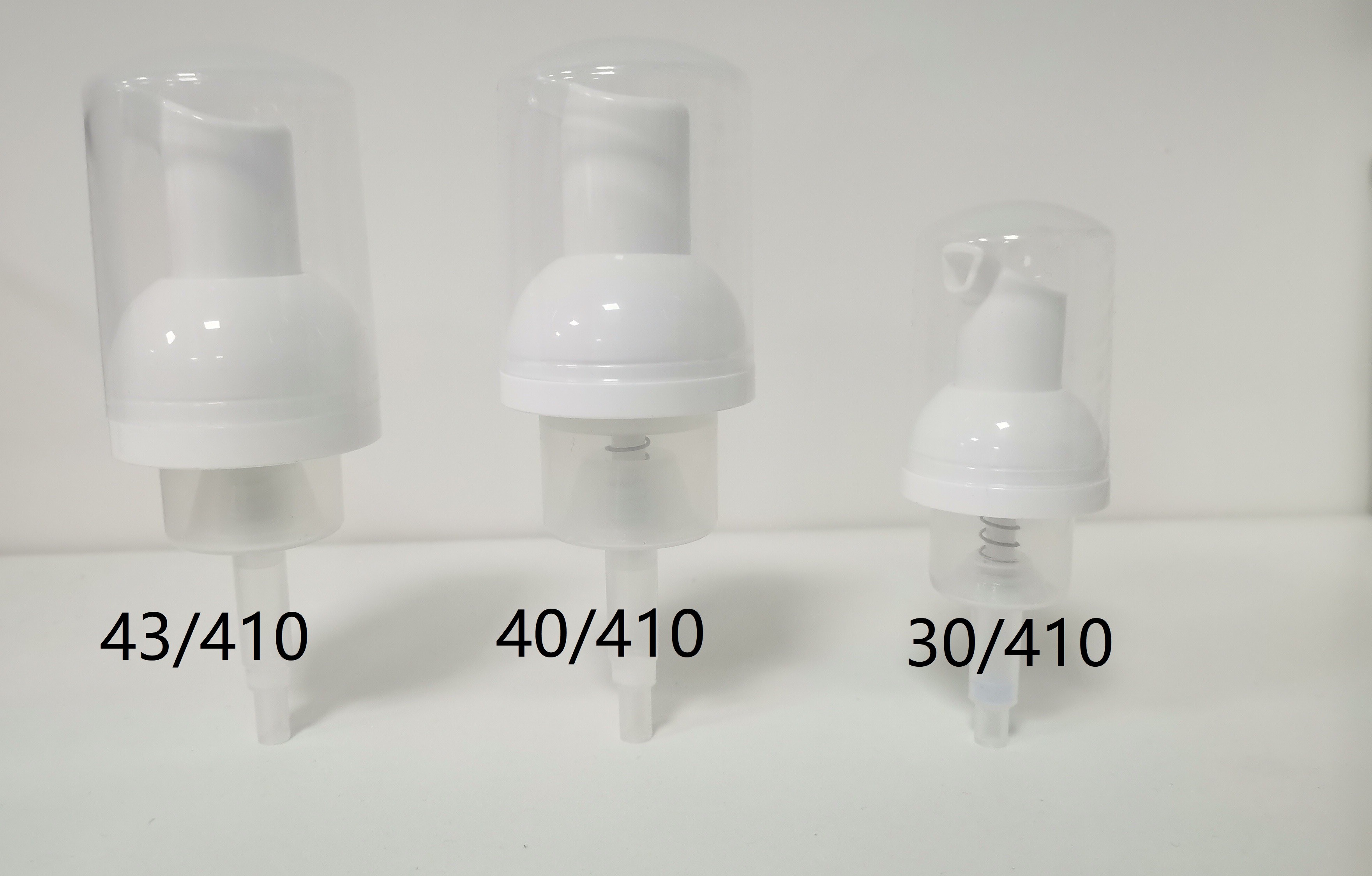 Easy To Carry Colorful Mini Foam Pump Screw On Closure For 0.4 Cc Foam Output