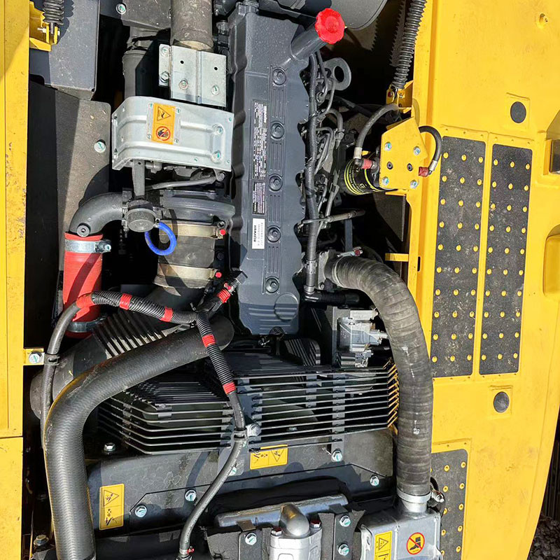 Used Middle Size Komatsu PC240 Excavator 1.2m³ Bucket Capacity 400L Large Fuel Tank