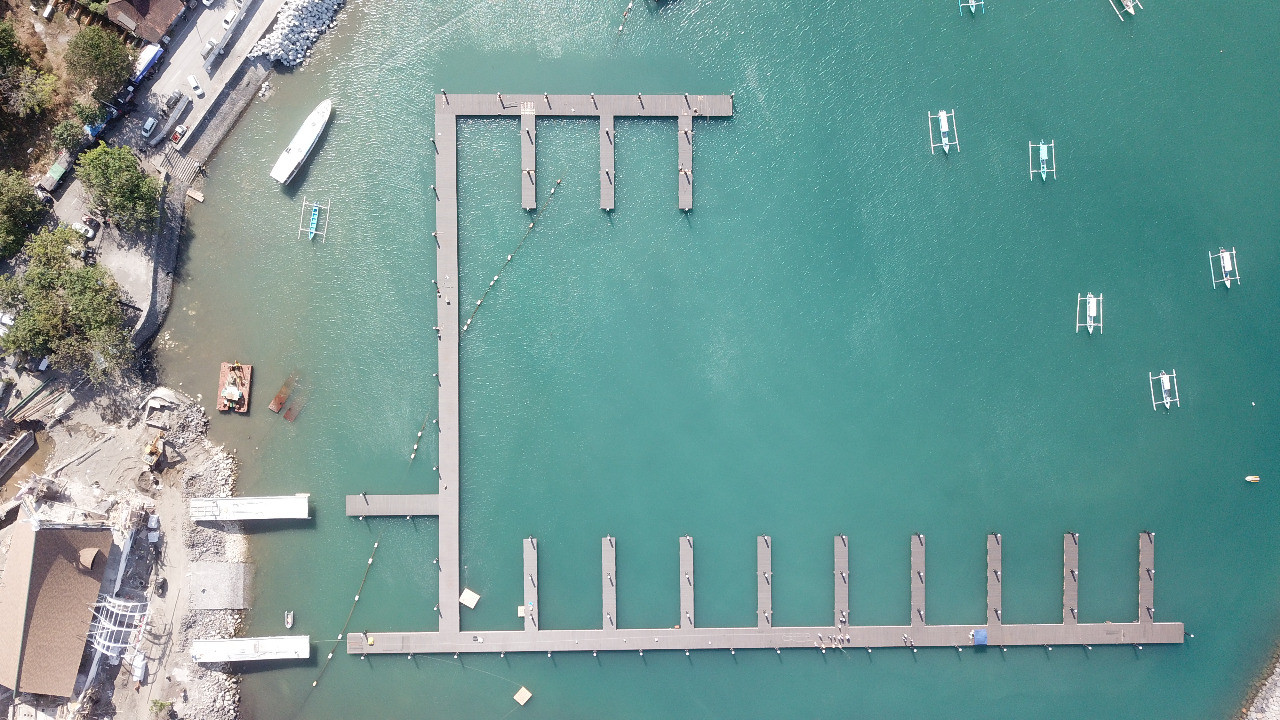 Aluminum Alloy Floating Boat Dock Durability Floating Pontoon walkway With Fenders Cleats WPC Decking LLDPE Floaters