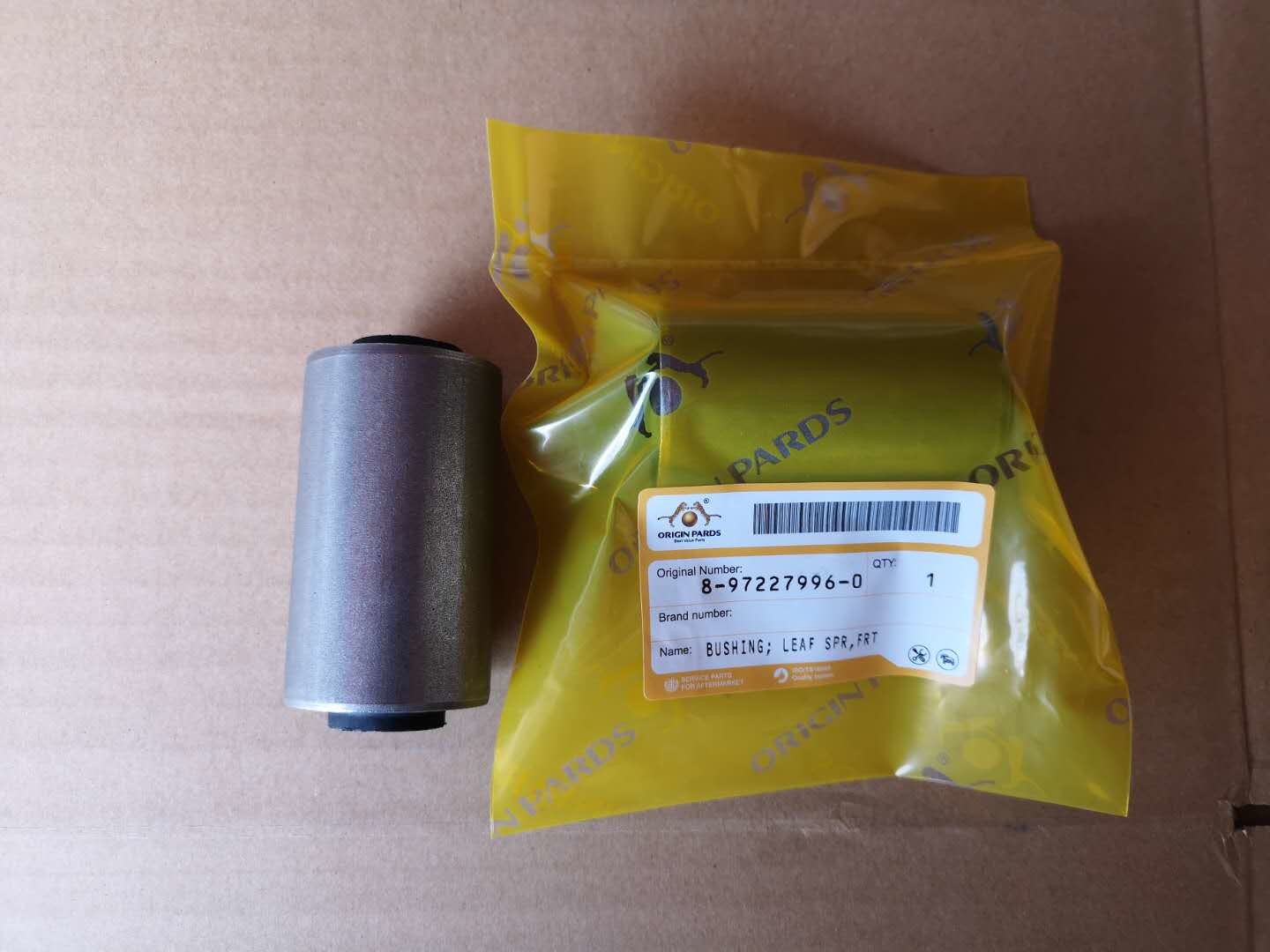 Rear Spring Leaf Bushing 8972279960 For NKR NPR Inside Hole Bright And Smooth