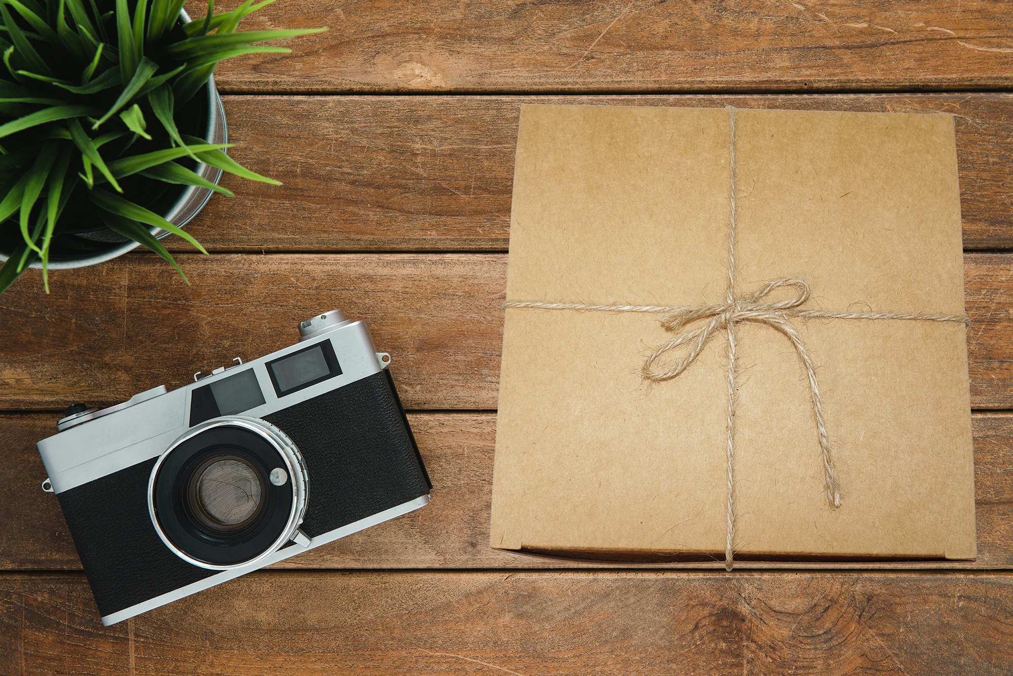 Recycled Paper Kraft Cardboard Gift Boxes 6x6x4 Inch For Bakery Cupcake