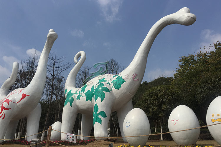 15Metters Fiberglass Dinosaurs Can Be Customized For Chinese Cultural Plum Patterns