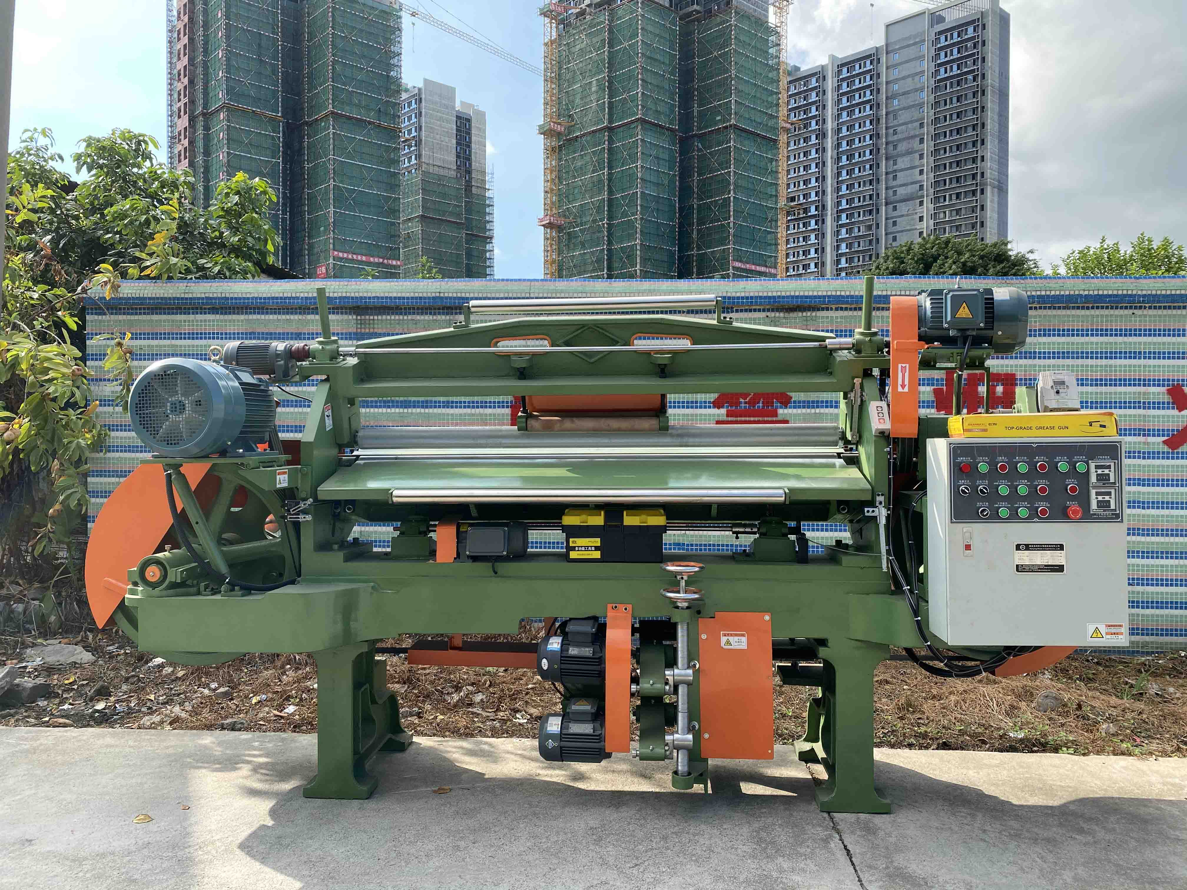 900 mm Automatic EPE EVA XPE CR EPDM Polyethylene Foam Rubber Splitting Machine 4 kW